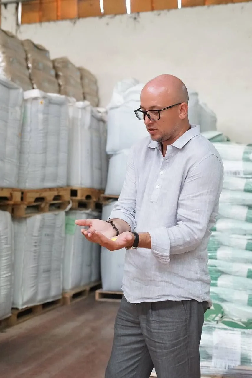 Про компанію